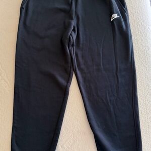 NWT Nike Women Standard Fit Mid Rise Sweatpant Size XL
